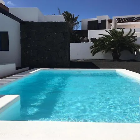 Miramar C7 Is A Beautiful Modern With Private Heated Pool Ac * Playa Blanca (Lanzarote)